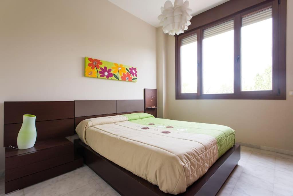 Fibes Con Piscina Y Parking Gratis Apartamento Sevilla Este מראה חיצוני תמונה